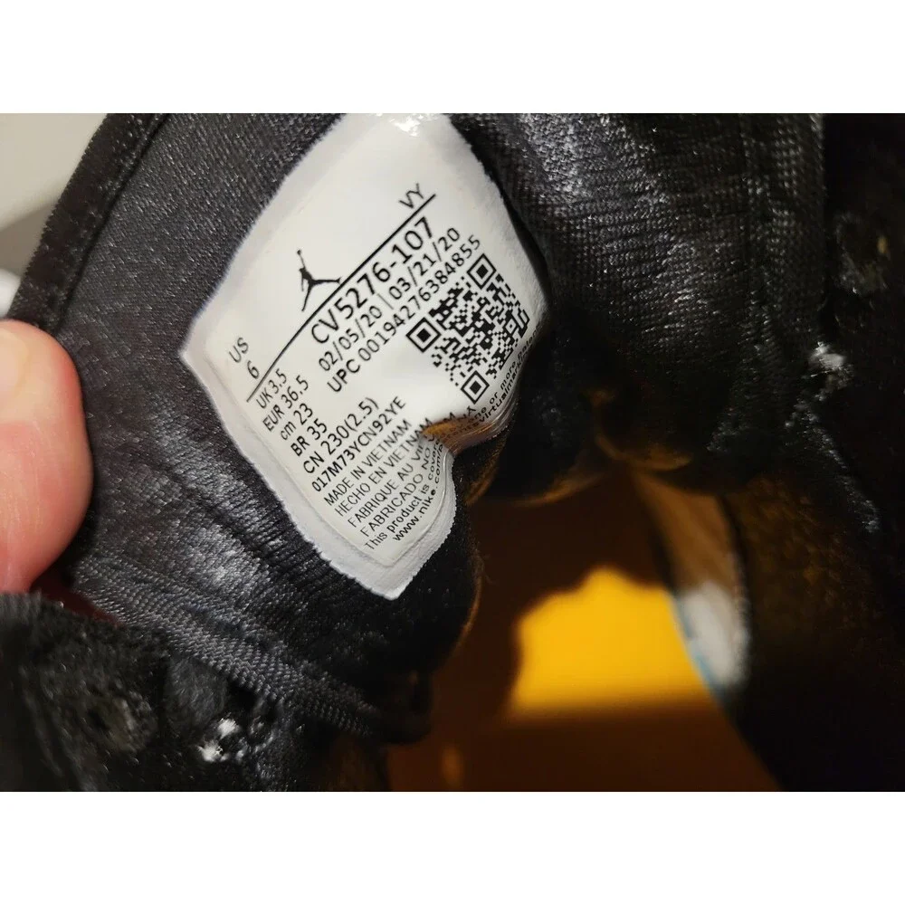 Wmns Air Jordan 1 Mid SE 